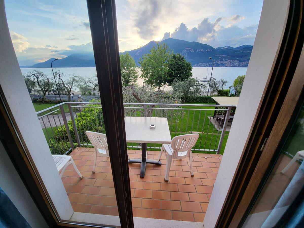 Residence Villa Margherita เบรนโซเน ซูล การ์ดา ภายนอก รูปภาพ