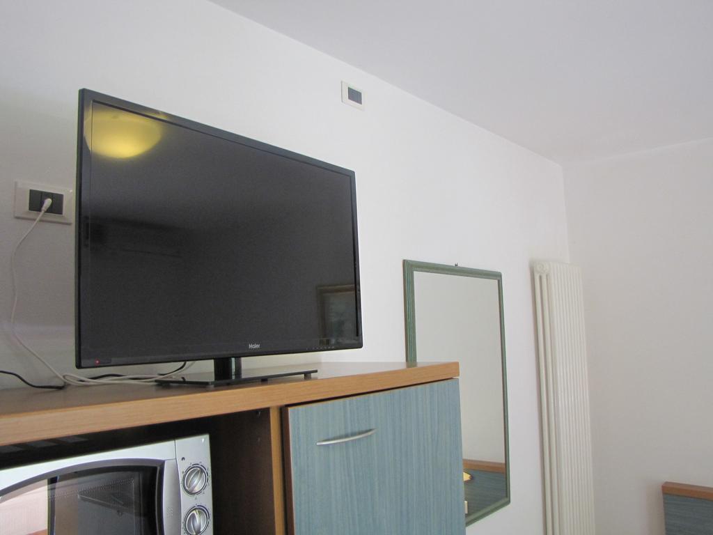 Residence Villa Margherita เบรนโซเน ซูล การ์ดา ภายนอก รูปภาพ